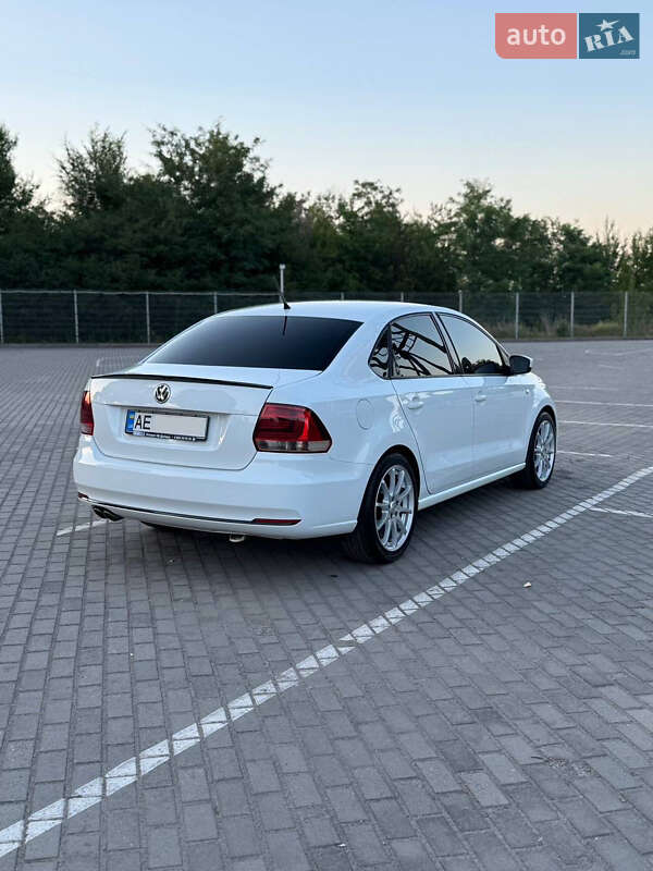 Седан Volkswagen Polo 2017 в Дніпрі