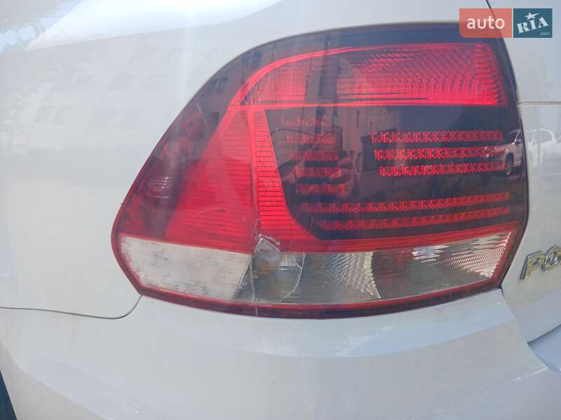 Седан Volkswagen Polo 2017 в Львове