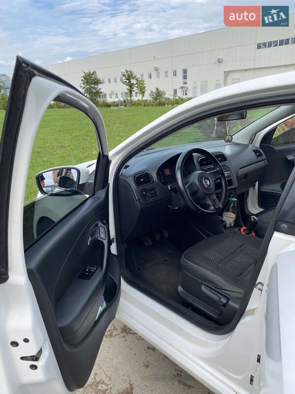 Седан Volkswagen Polo 2012 в Коростене фото 4 Седан Volkswagen Polo 2012 в Коростене