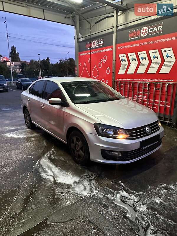 Седан Volkswagen Polo 2015 в Киеве фото 5 Седан Volkswagen Polo 2015 в Киеве