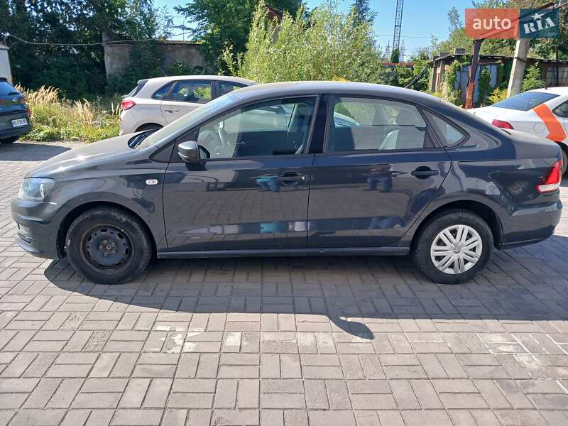 Седан Volkswagen Polo 2017 в Львове