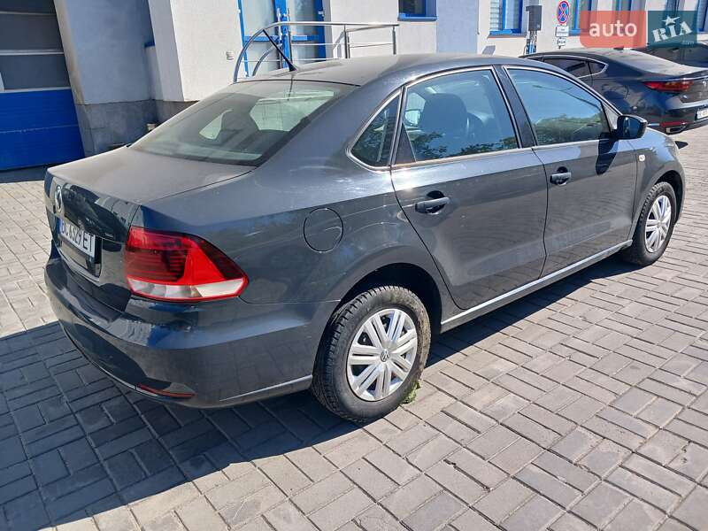 Седан Volkswagen Polo 2017 в Львове