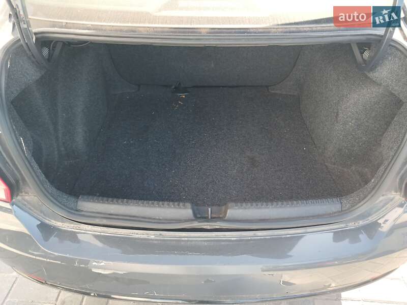 Седан Volkswagen Polo 2017 в Львове