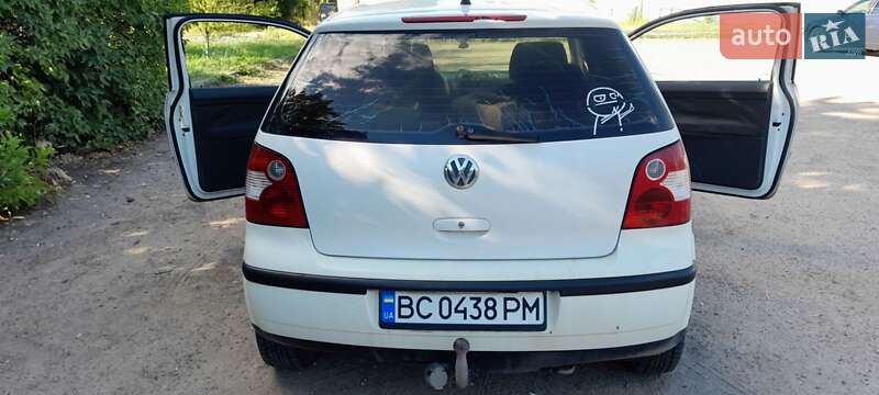 Хэтчбек Volkswagen Polo 2004 в Новояворовске