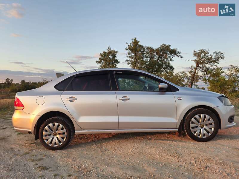 Седан Volkswagen Polo 2011 в Изюме