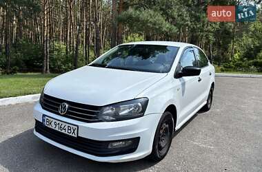 Седан Volkswagen Polo 2017 в Киеве