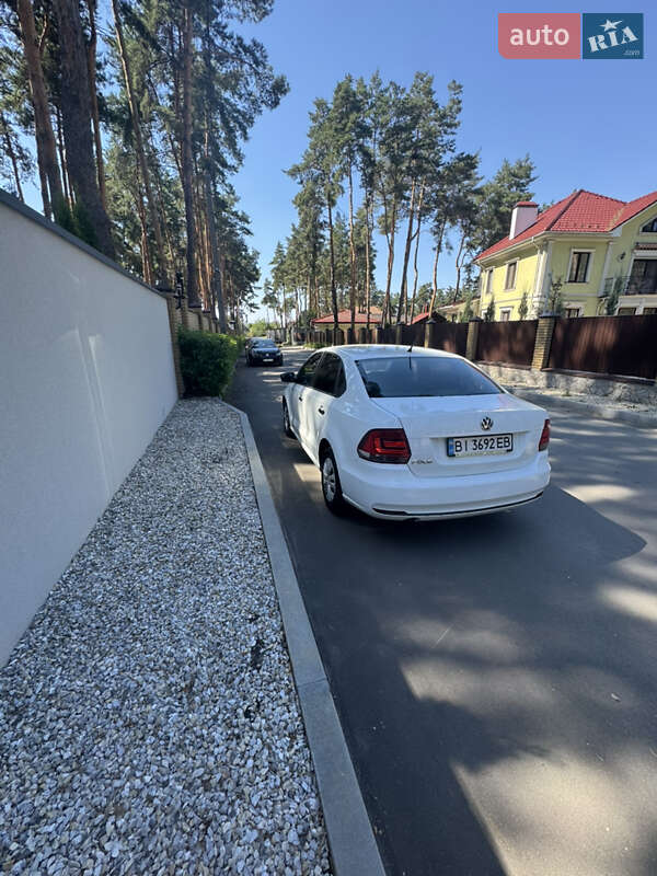 Седан Volkswagen Polo 2016 в Полтаве