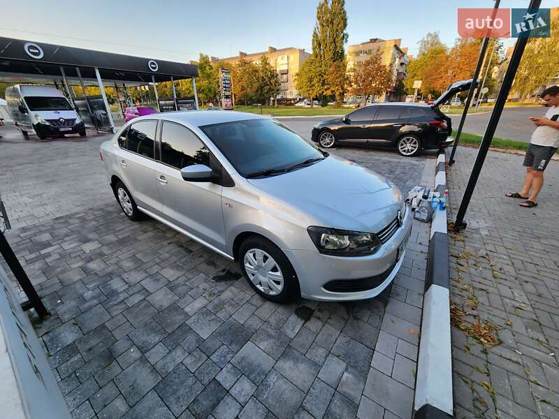 Седан Volkswagen Polo 2013 в Рівному