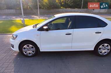 Седан Volkswagen Polo 2016 в Києві
