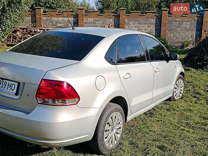 Седан Volkswagen Polo 2012 в Львові