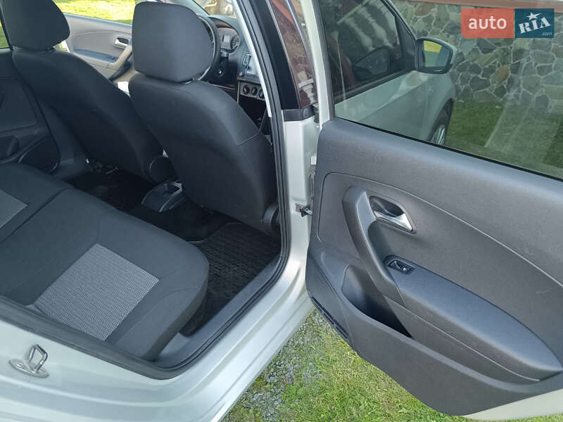 Седан Volkswagen Polo 2012 в Львові