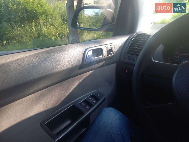Хетчбек Volkswagen Polo 2005 в Калуші