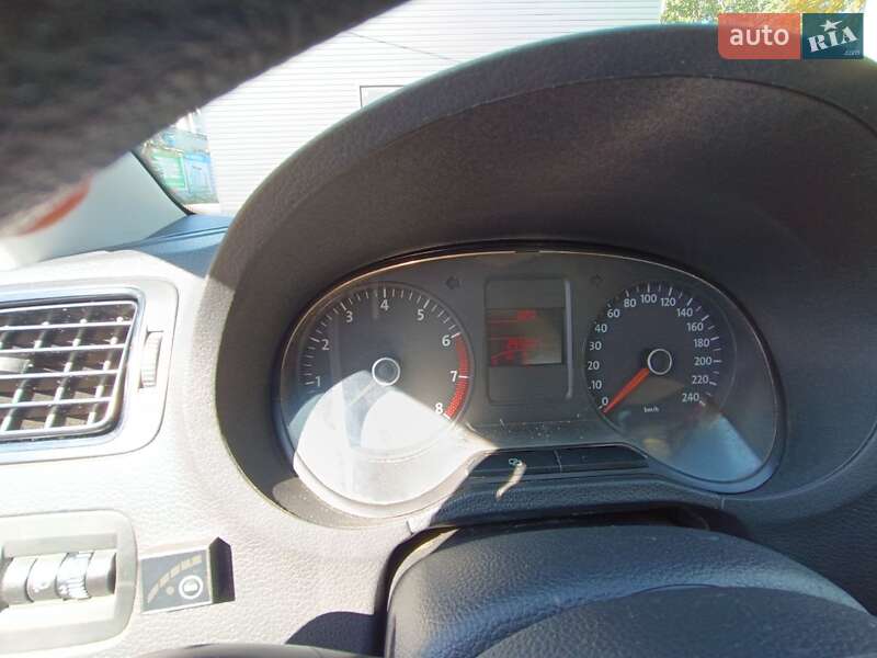 Седан Volkswagen Polo 2012 в Чернігові
