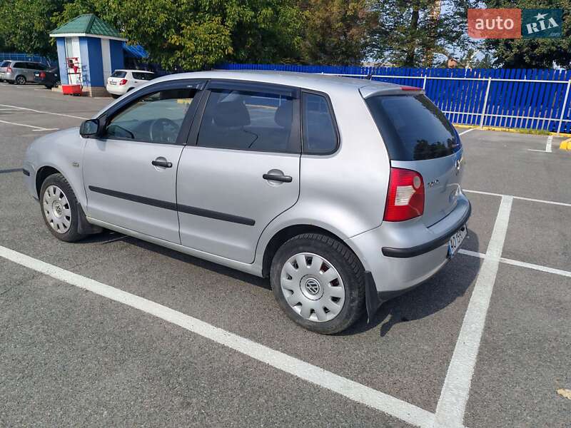 Хэтчбек Volkswagen Polo 2003 в Ужгороде