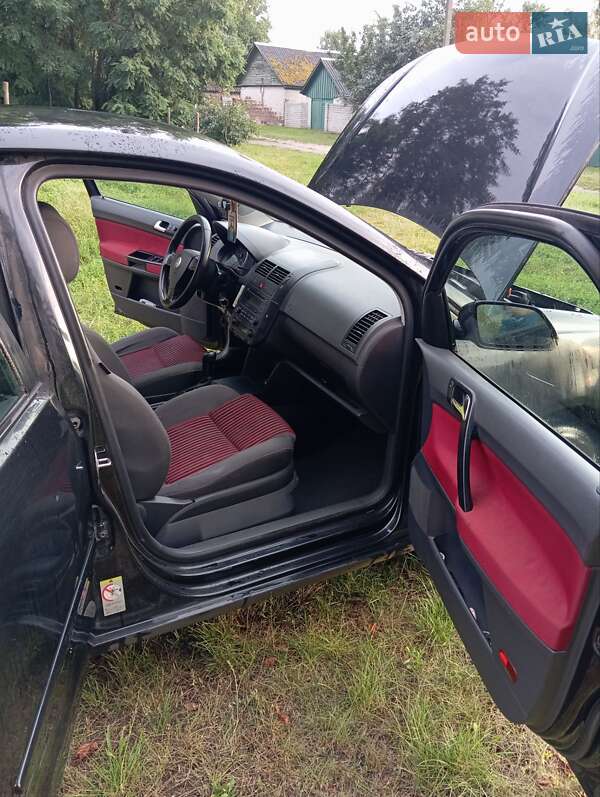Хетчбек Volkswagen Polo 2006 в Чернігові