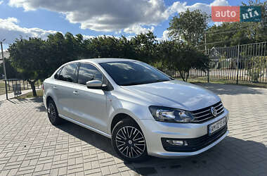 Седан Volkswagen Polo 2017 в Лозовій