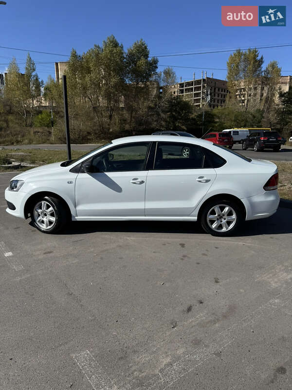 Седан Volkswagen Polo 2015 в Києві фото 5 Седан Volkswagen Polo 2015 в Києві