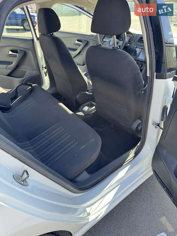 Седан Volkswagen Polo 2015 в Києві фото 15 Седан Volkswagen Polo 2015 в Києві