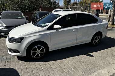 Седан Volkswagen Polo 2012 в 