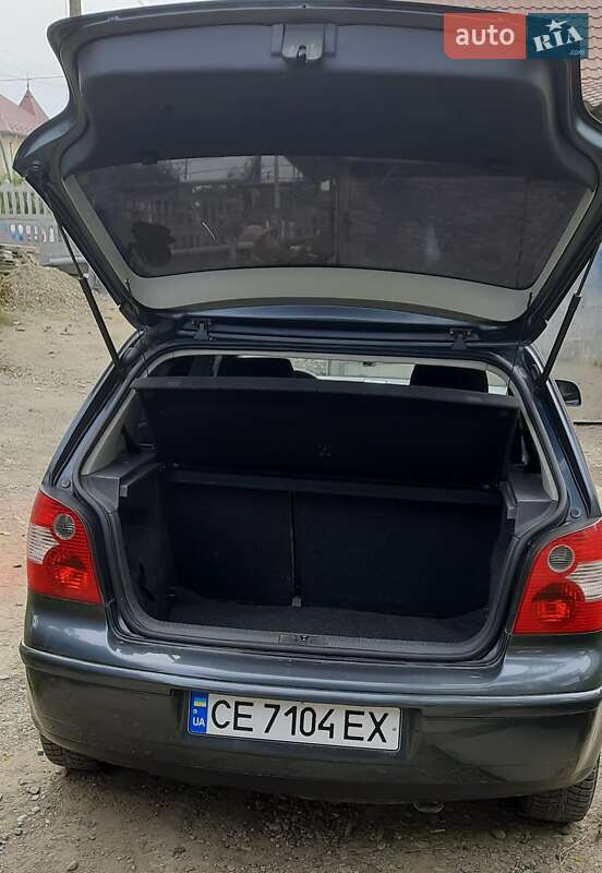 Хетчбек Volkswagen Polo 2002 в Новоселиці