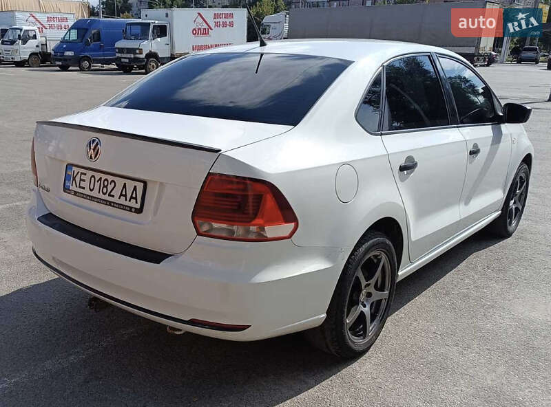 Седан Volkswagen Polo 2016 в Дніпрі