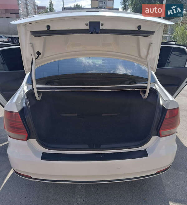 Седан Volkswagen Polo 2016 в Дніпрі