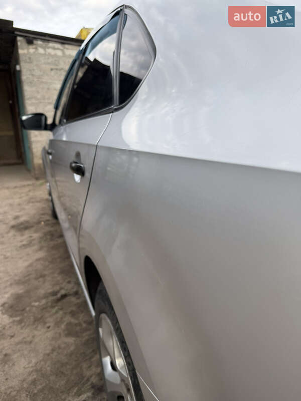 Седан Volkswagen Polo 2011 в Харькове