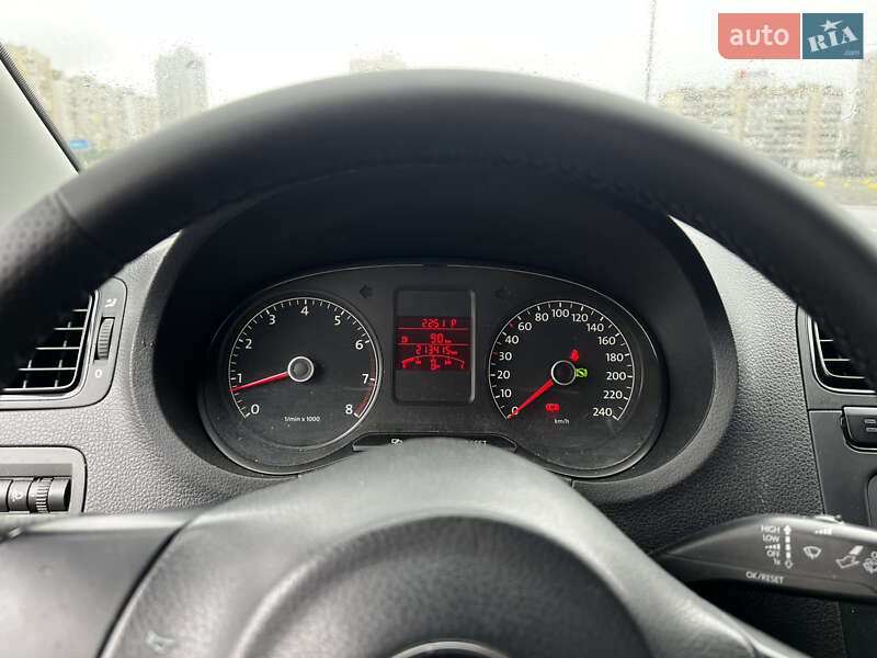 Седан Volkswagen Polo 2012 в Киеве