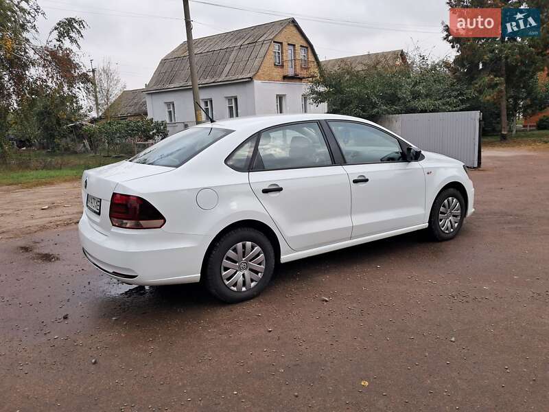 Седан Volkswagen Polo 2018 в Бобровиці