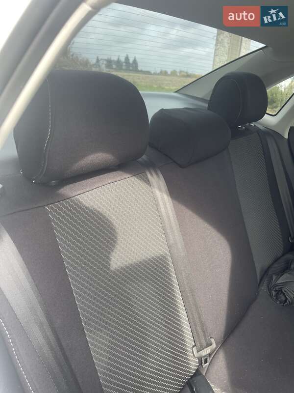 Седан Volkswagen Polo 2012 в Буську