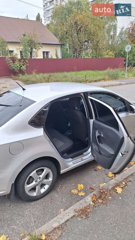 Седан Volkswagen Polo 2012 в Киеве