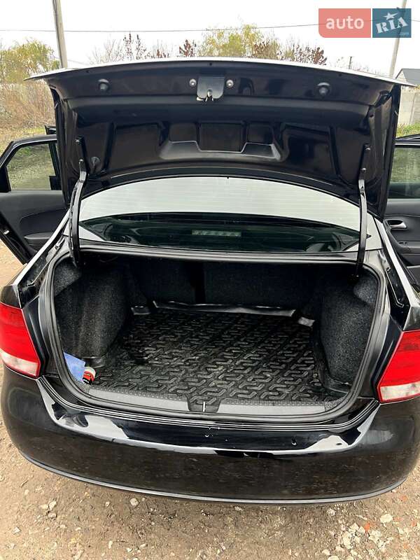 Седан Volkswagen Polo 2013 в Ставищі