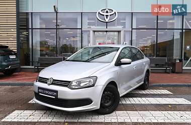 Седан Volkswagen Polo 2013 в Киеве