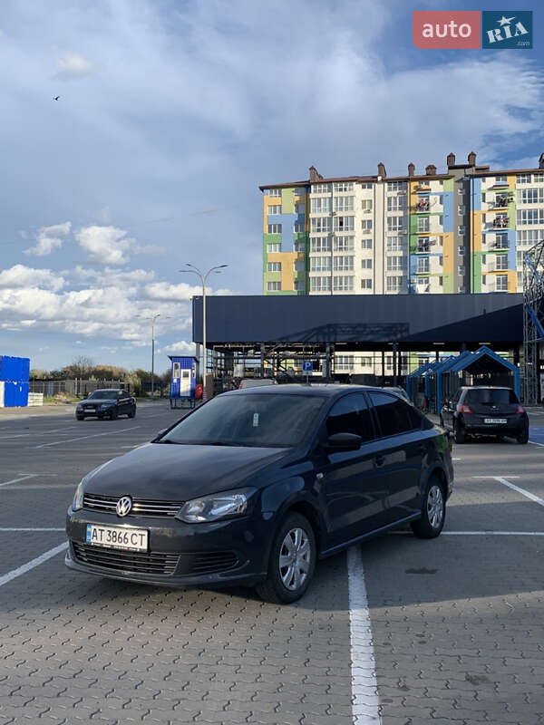 Седан Volkswagen Polo 2012 в Ивано-Франковске