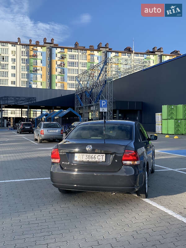 Седан Volkswagen Polo 2012 в Ивано-Франковске