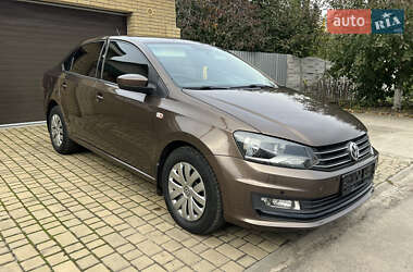 Седан Volkswagen Polo 2016 в Жовтих Водах
