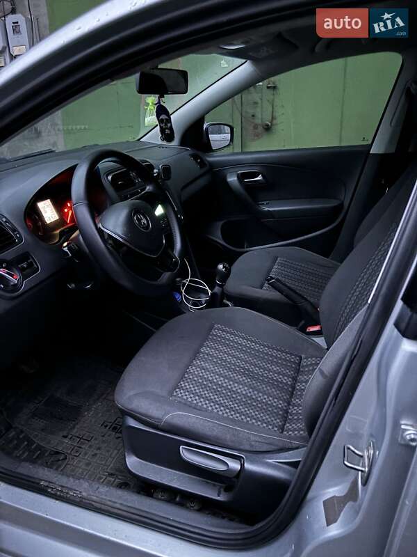 Седан Volkswagen Polo 2015 в Киеве фото 7 Седан Volkswagen Polo 2015 в Киеве