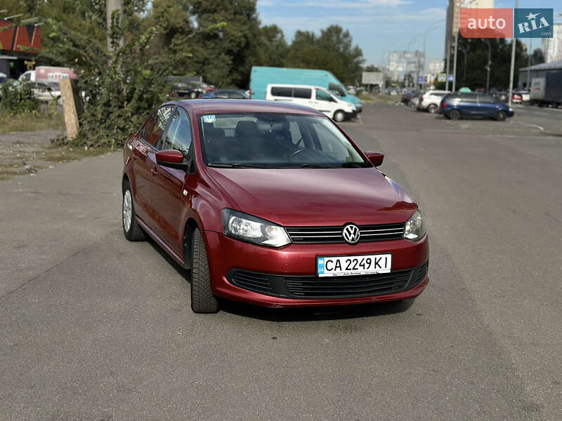 Седан Volkswagen Polo 2013 в Киеве