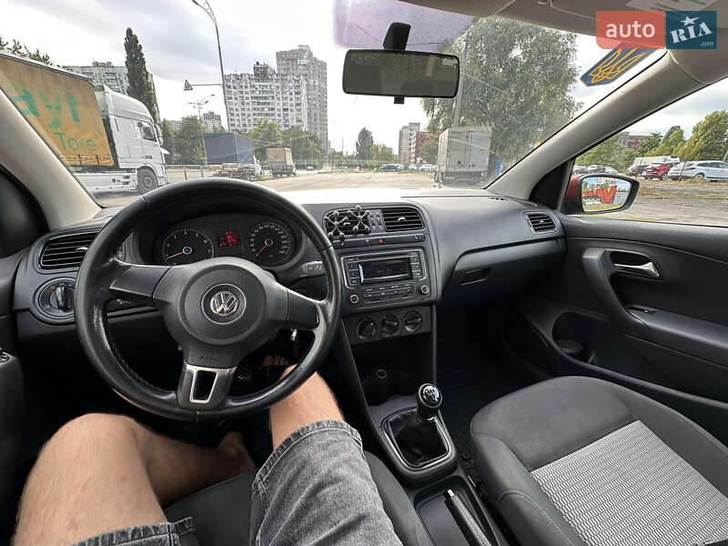 Седан Volkswagen Polo 2013 в Киеве