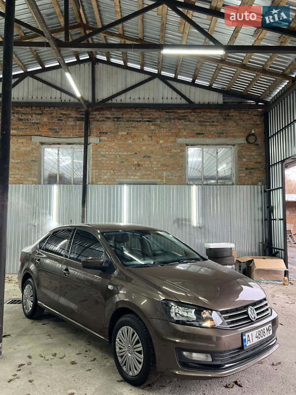 Седан Volkswagen Polo 2015 в Казатине