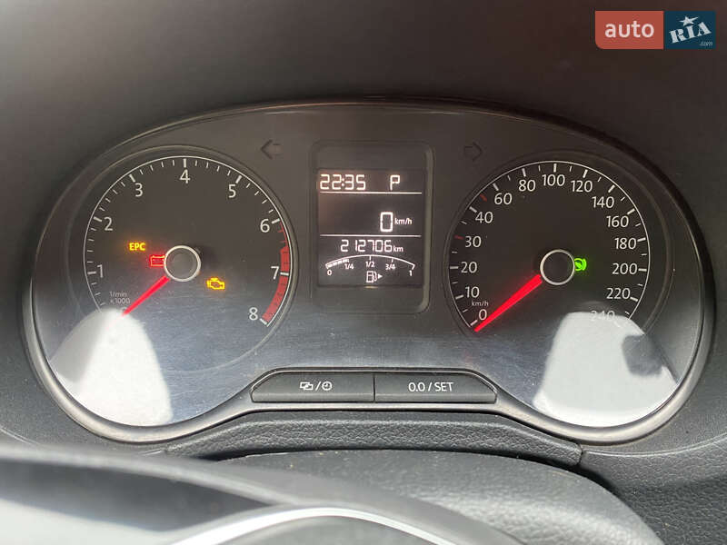 Седан Volkswagen Polo 2016 в Киеве