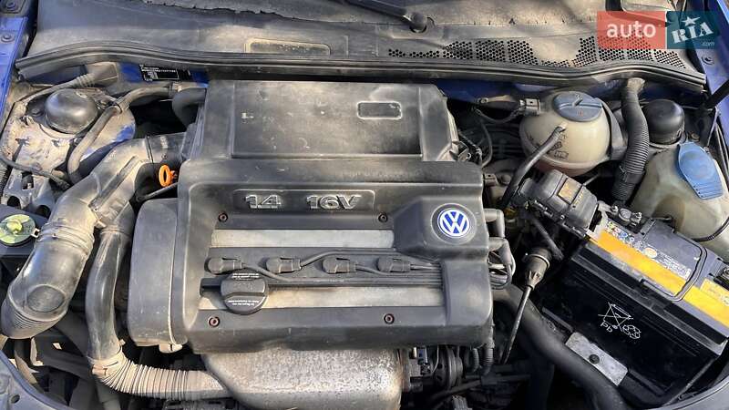 Хэтчбек Volkswagen Polo 2000 в Обухове