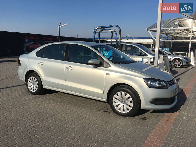 Седан Volkswagen Polo 2013 в Днепре