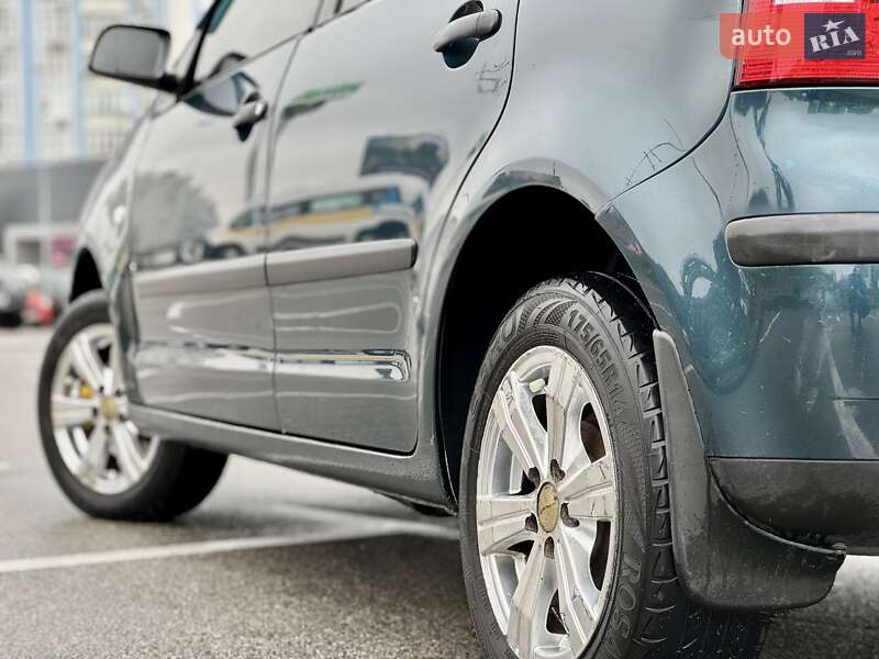 Хэтчбек Volkswagen Polo 2003 в Киеве