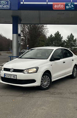 Седан Volkswagen Polo 2012 в Мені