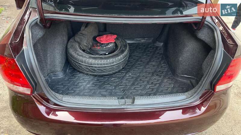 Седан Volkswagen Polo 2012 в Киеве