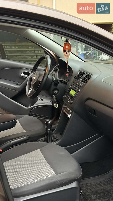 Седан Volkswagen Polo 2014 в Киеве