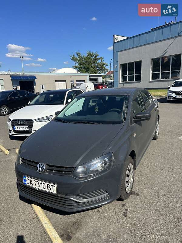 Седан Volkswagen Polo 2016 в Киеве