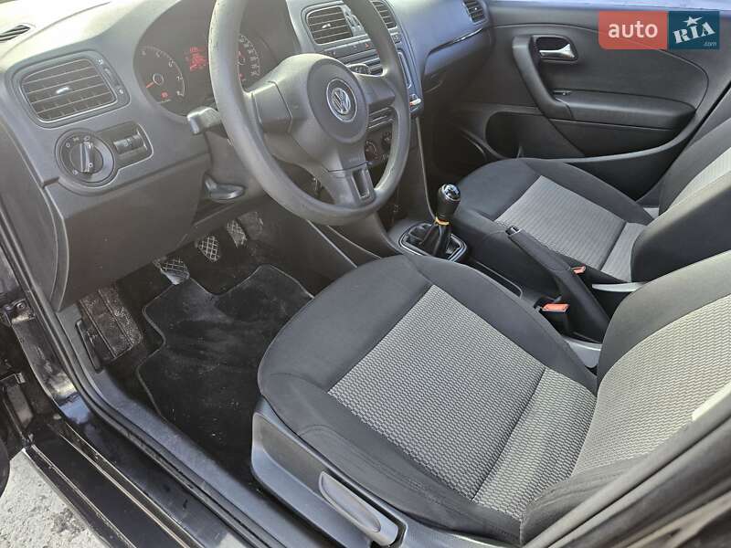 Седан Volkswagen Polo 2013 в Кагарлыке