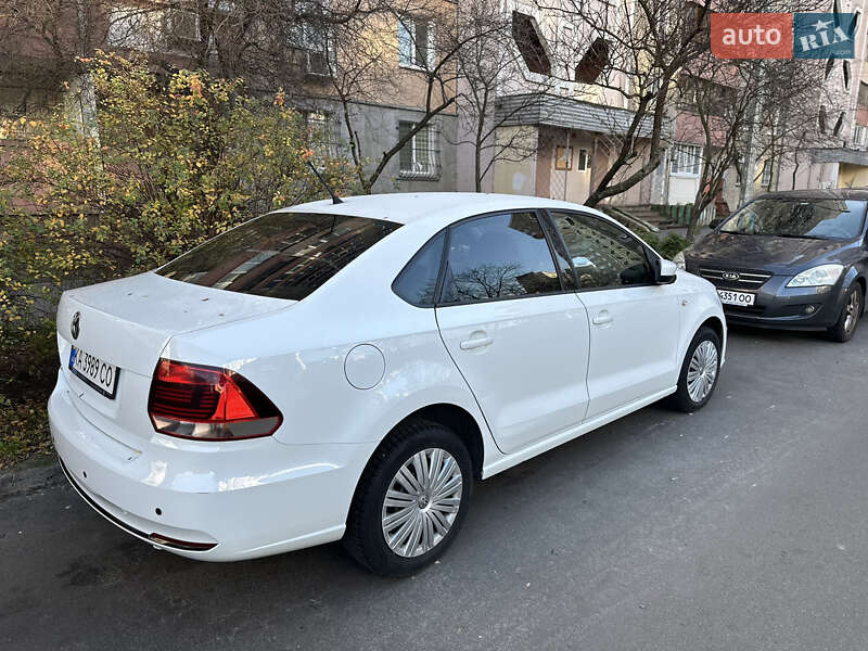Седан Volkswagen Polo 2017 в Киеве